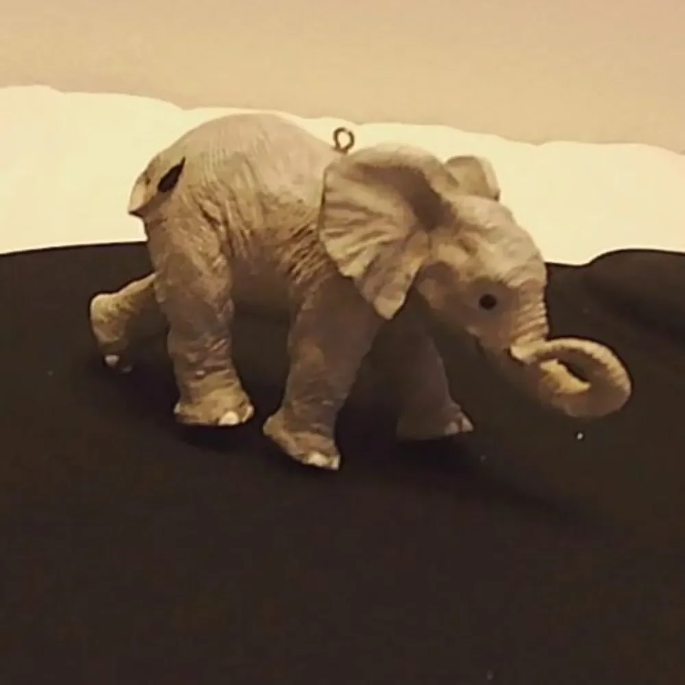 Resin Elephant Christmas Ornament 4x1.25x2.5